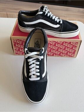 VANS Women’s Old Skool Shoe